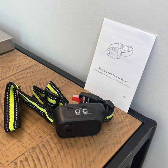 Rechargeable Dog Bark Collar | 5 adjustable, sensitivity levels - Picture 4 of 11